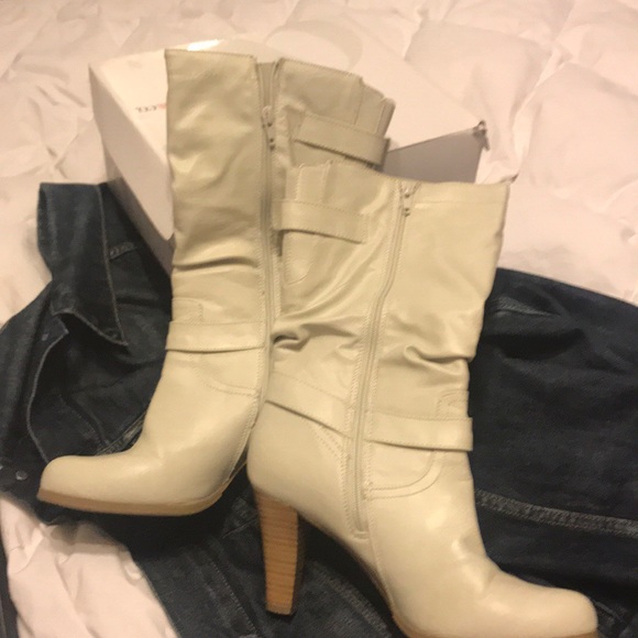 Ladies Mid calf winter white high heel size 10M - Picture 6 of 8